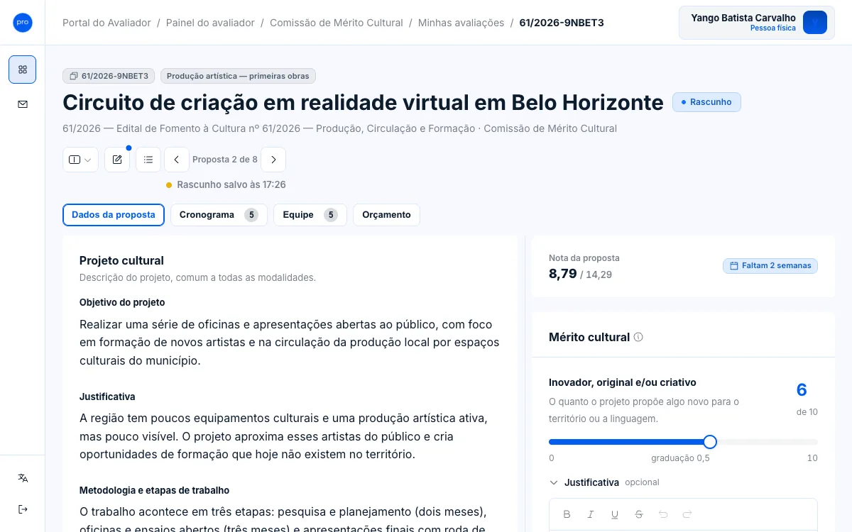 Tela de avaliação com os dados da proposta à esquerda e os critérios do formulário à direita.